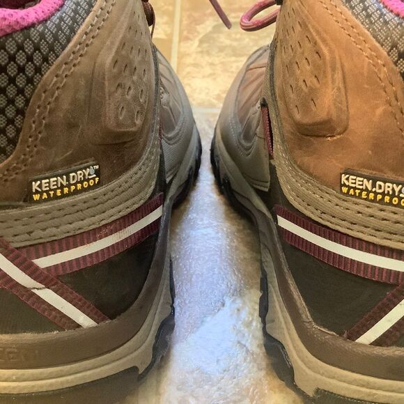 Keen women’s Targhee 3 Mid height waterproof hiking boot size 6 - Picture 11 of 16